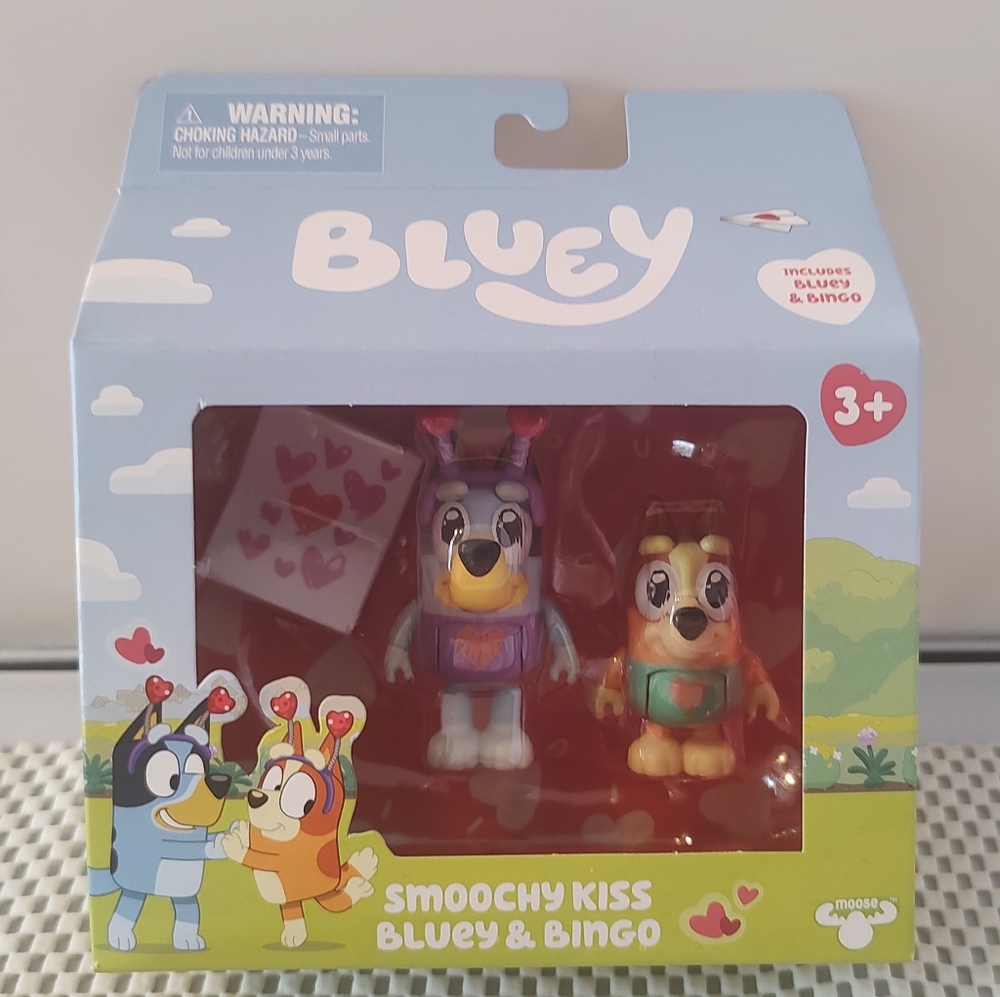 Smoochy Kiss Bluey & Bingo Figures NWT Cartoon Valentine's Day